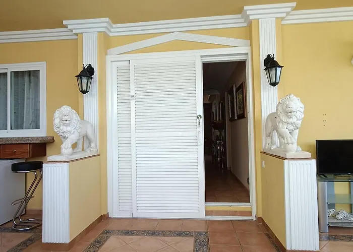 Villa Costa Adeje Вілла