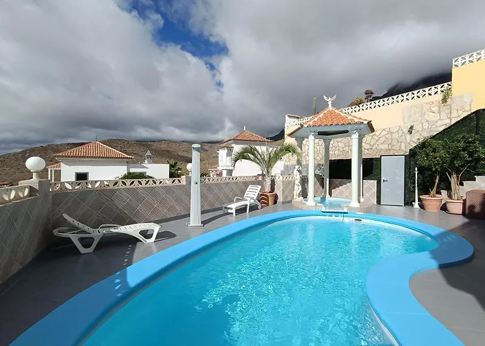 Villa Costa Adeje Вілла *